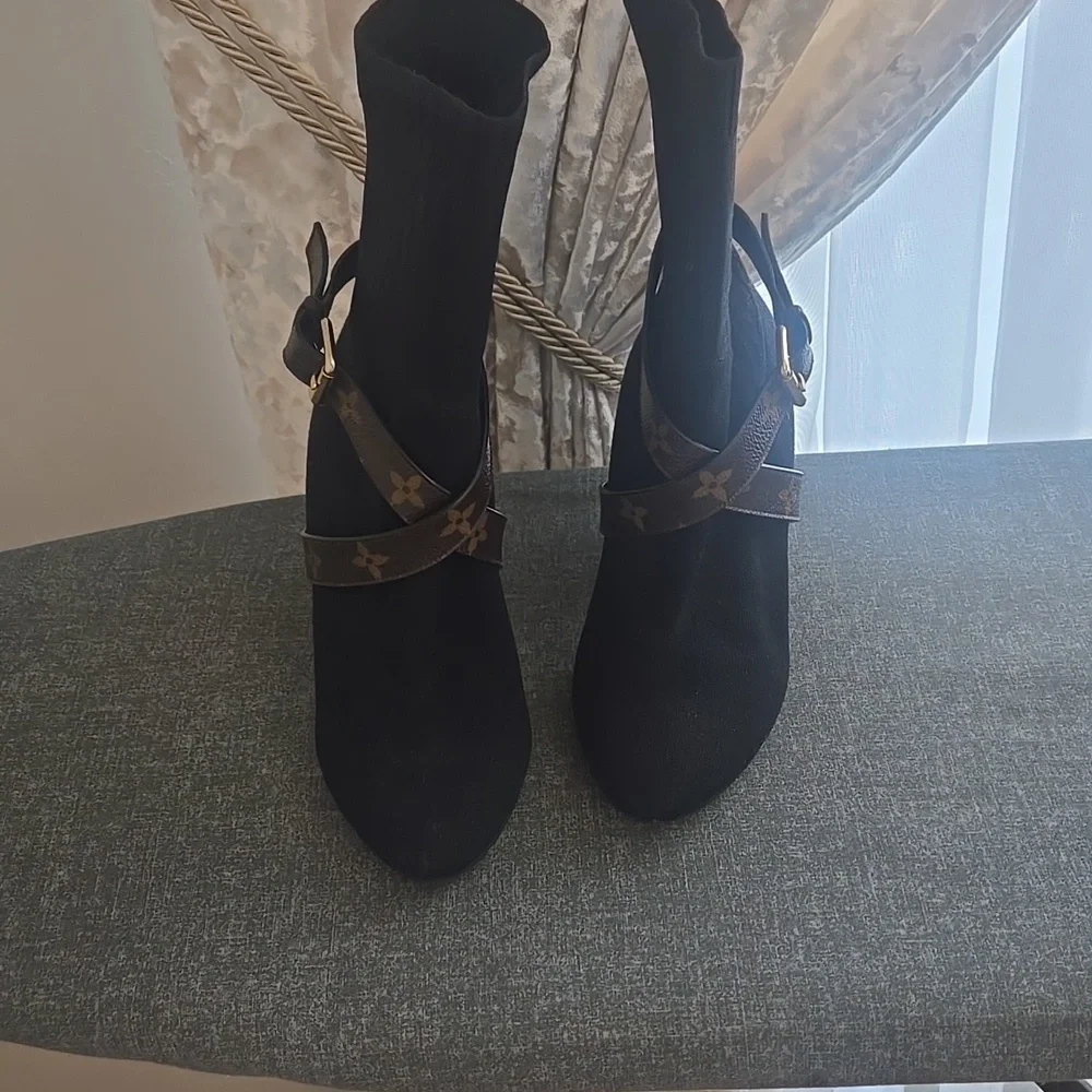 Ileather Louis Vuitton sock boots women - Picture 2 of 4